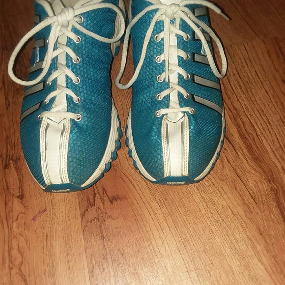 Shoes - Picture 3 of 4